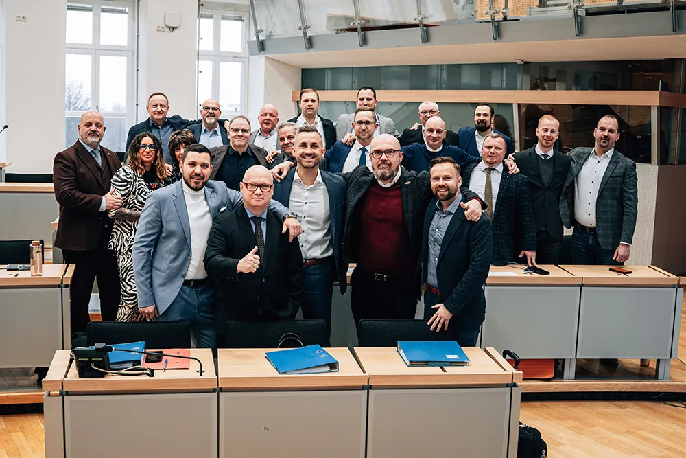 Die Fraktion im Plenarsaal des Landtags